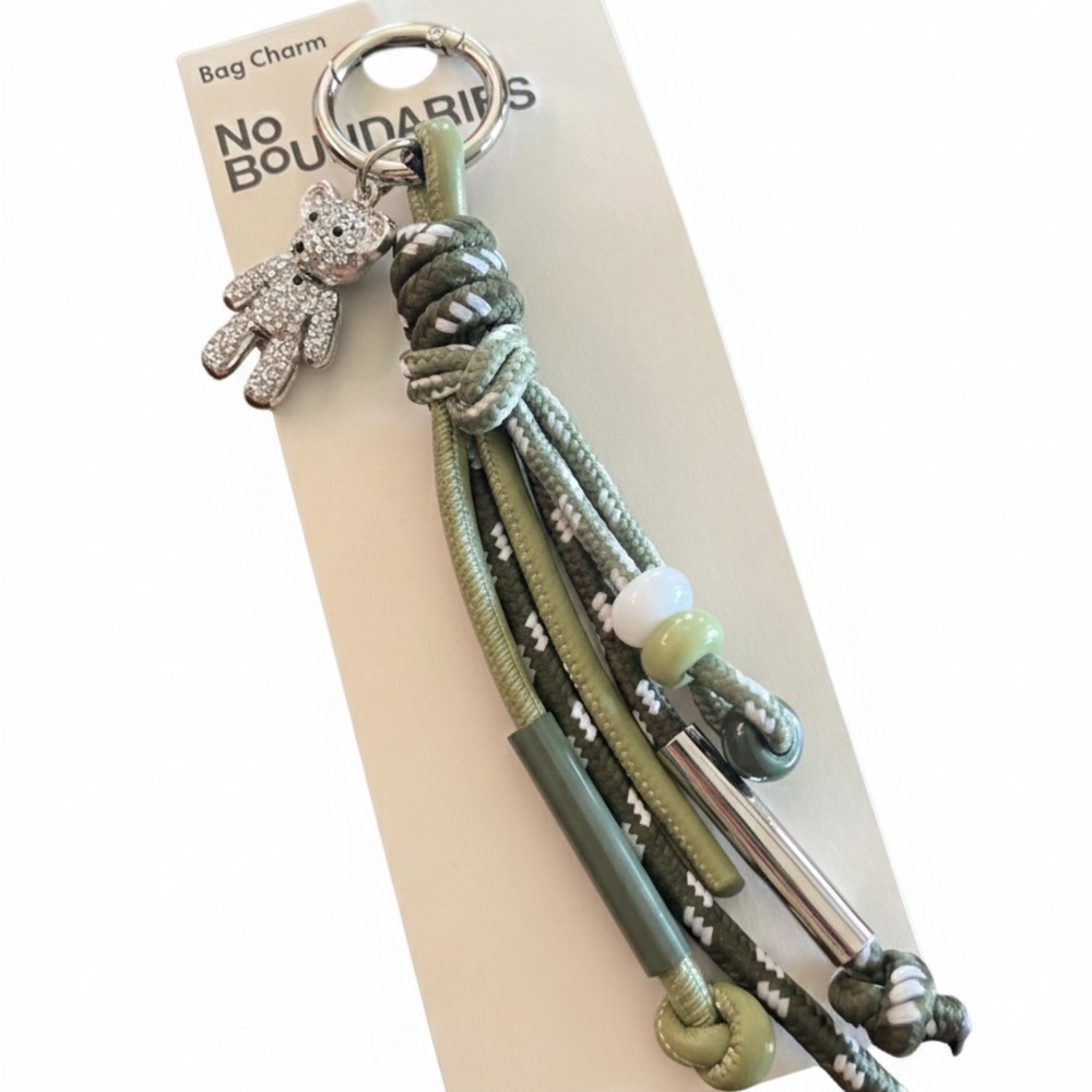 No Boundaries Green and Silver Key Holder